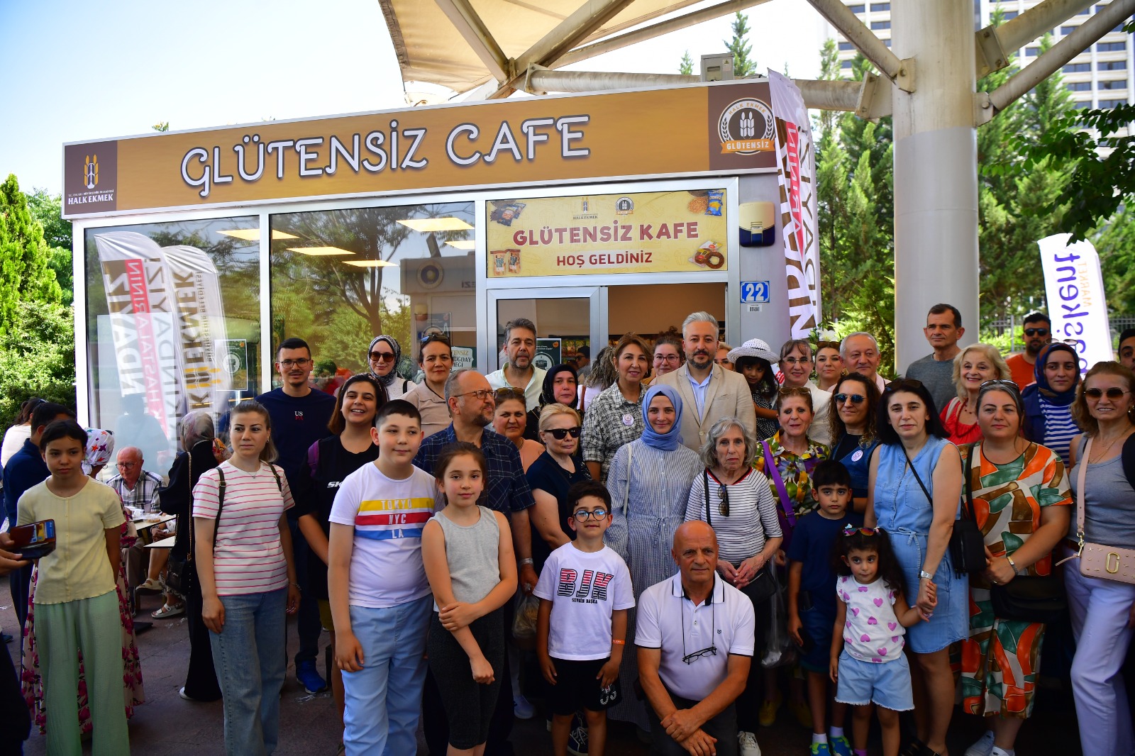 colyak-hastalarina-ozel-gokkusagi-kamu-pazarinda-glutensiz-kafe-actik-1.jpg