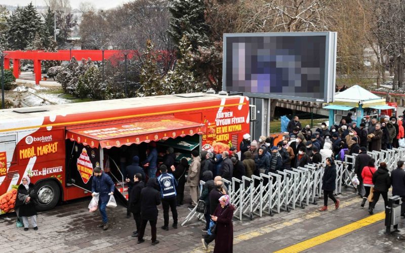UYGUN FİYATLI ET SATIŞI UYGULAMAMIZ VATANDAŞLARDAN YOĞUN İLGİ GÖRDÜ